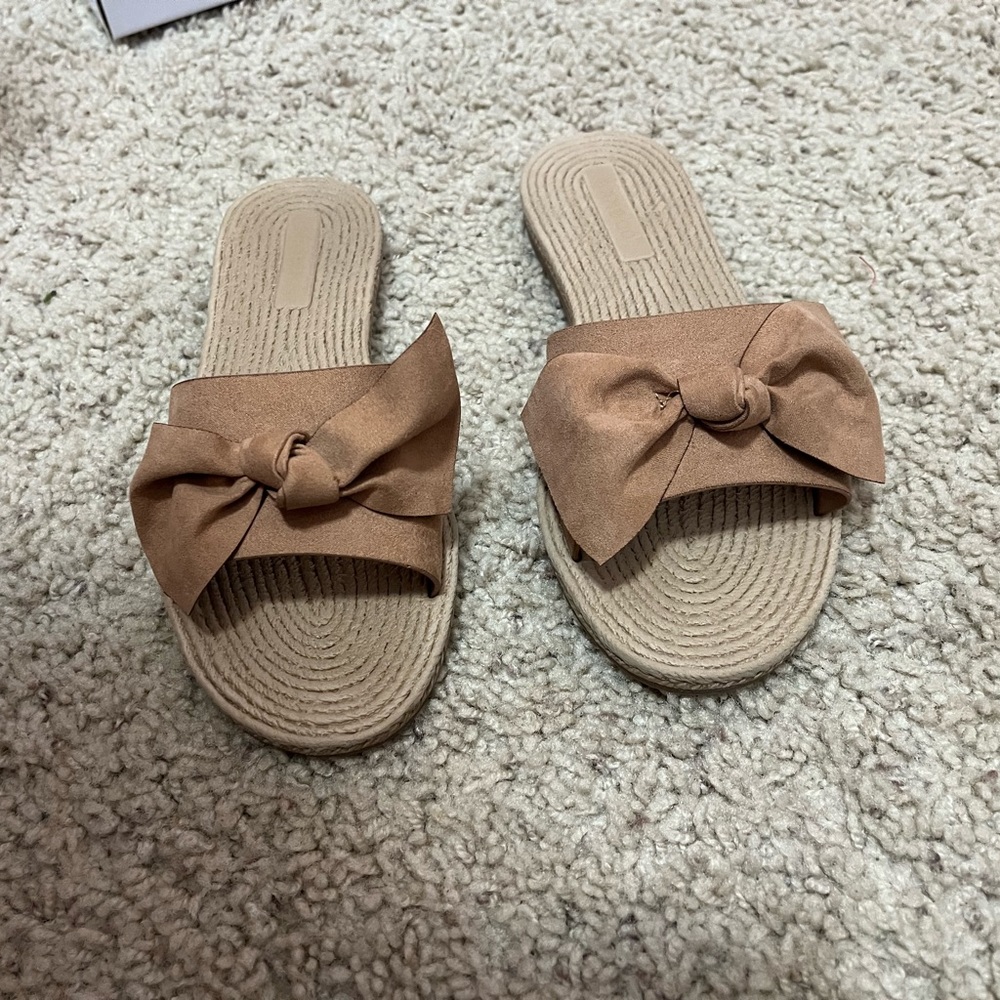 Black bow sandals